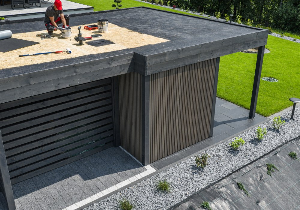 Do flat roofs cause damp?