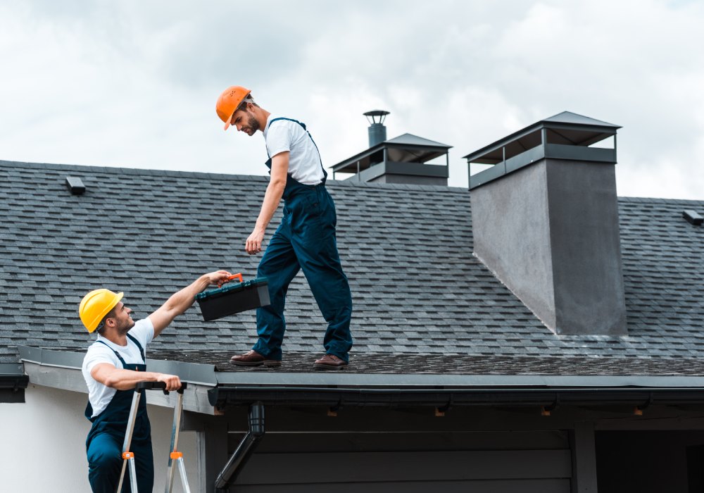is it illegal to work on a roof without scaffolding?